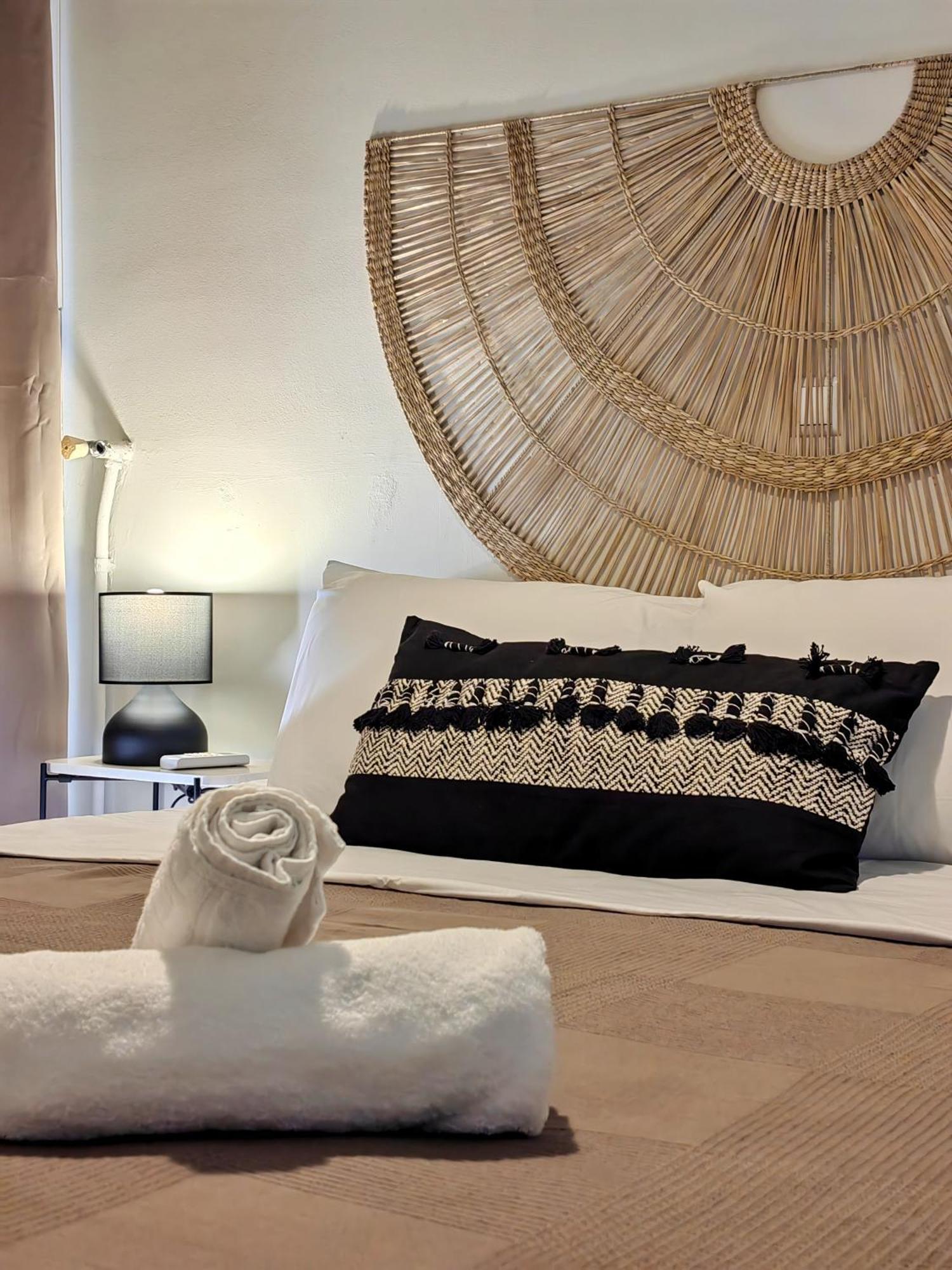 Apartment Funky Boho Kallithea Loft